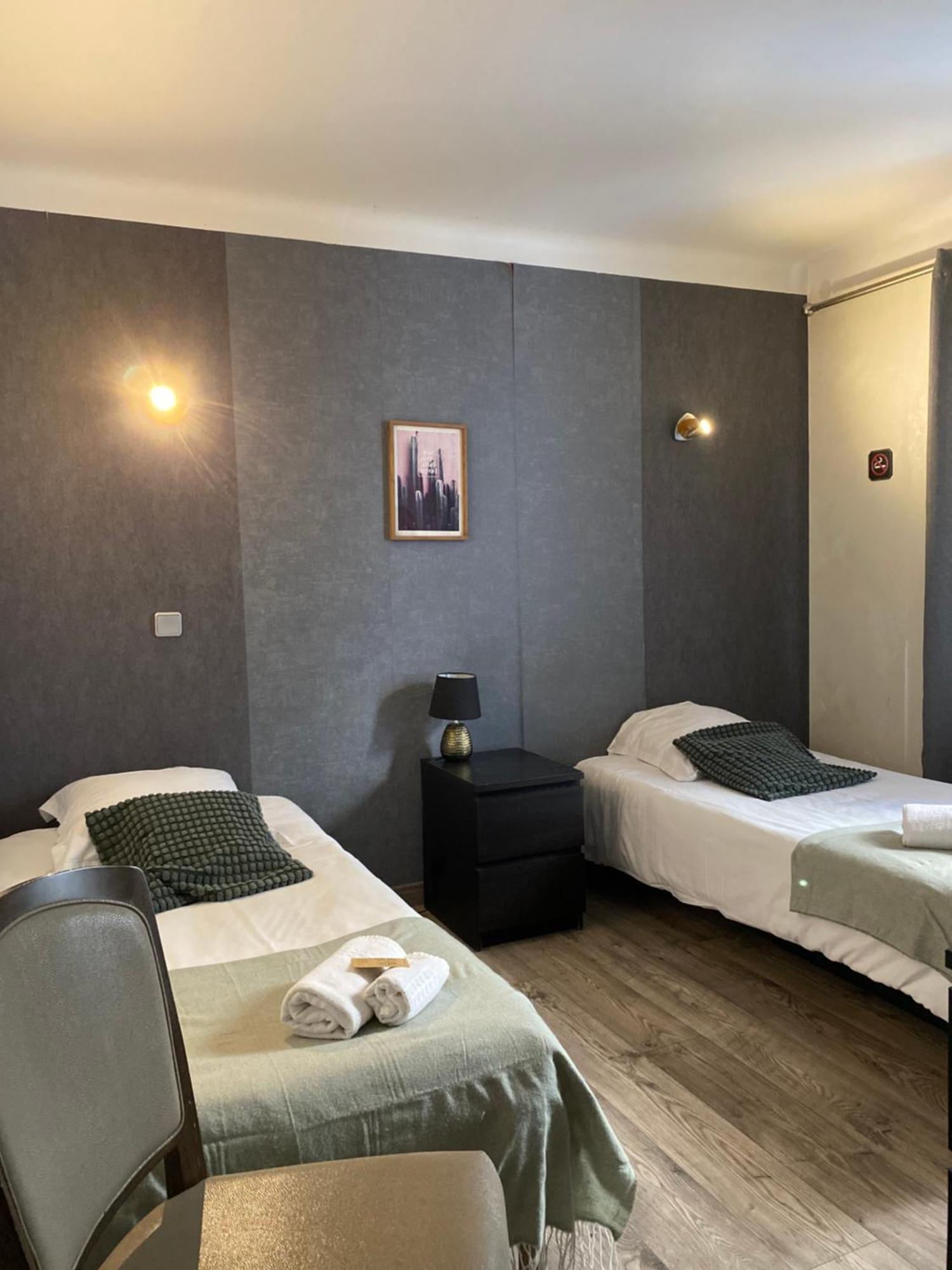 Hotel Des Beaux Arts Chambery Exterior photo